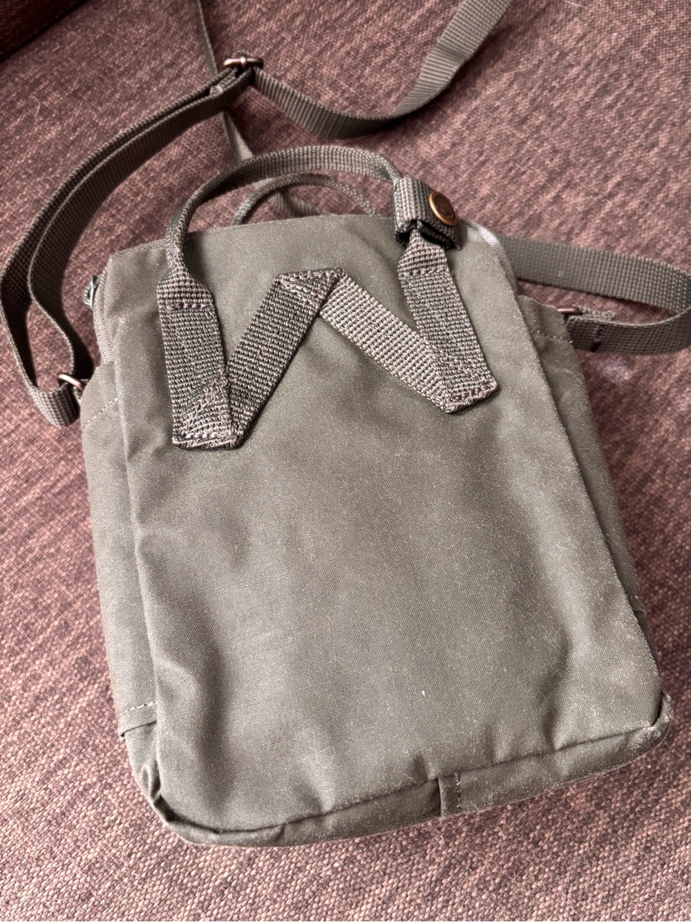 Fjallraven Kånken Mini Backpack in Forest Green with Red Logo - Picture 5 of 5